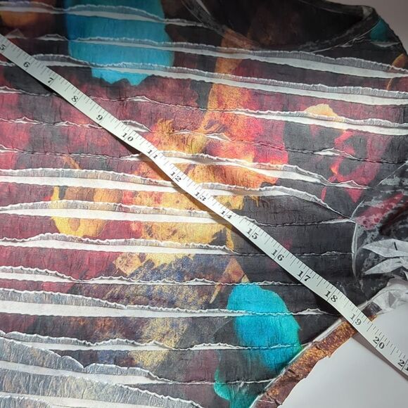 Jess & Jane Top Womens Small Multicolor Sublimation Ruffle Art - Picture 7 of 8